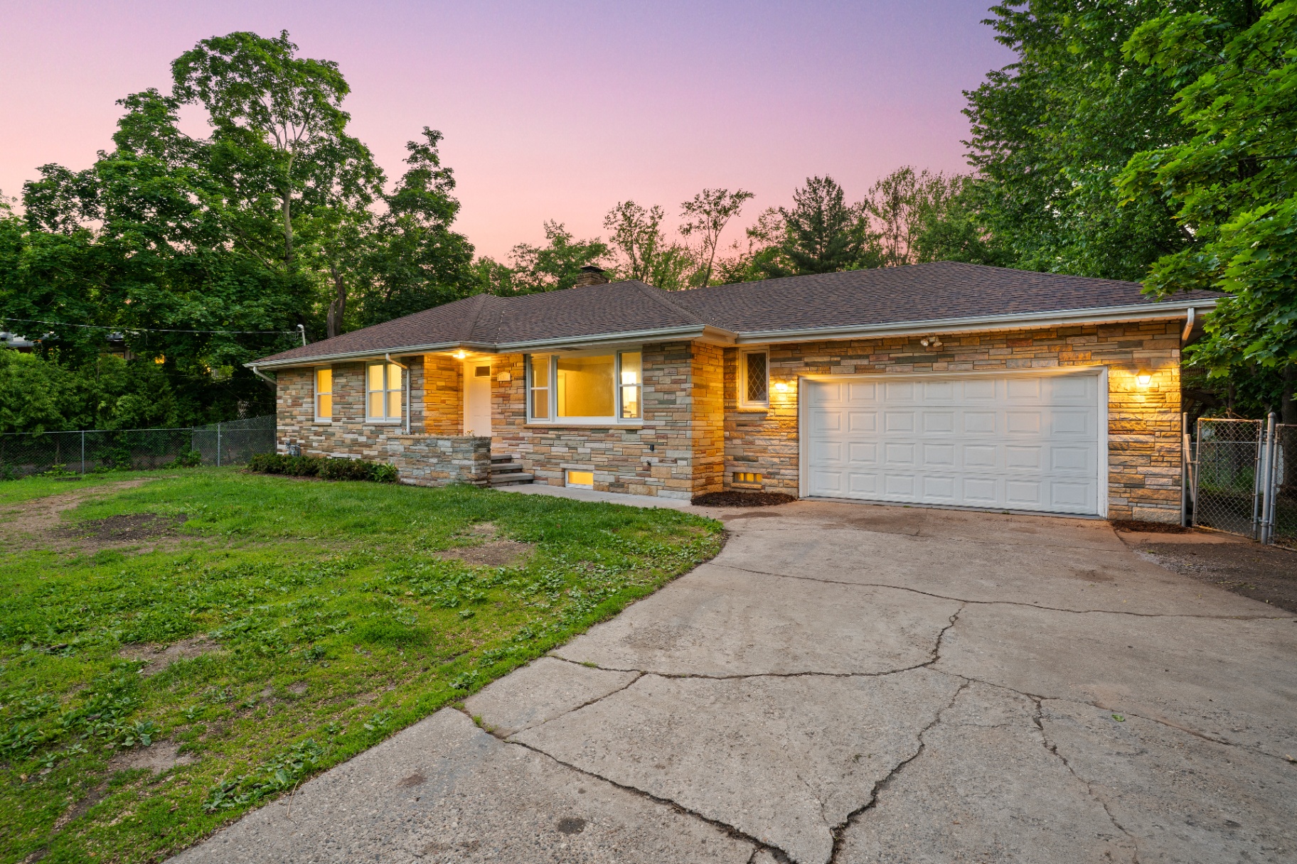 Exterior listing photography