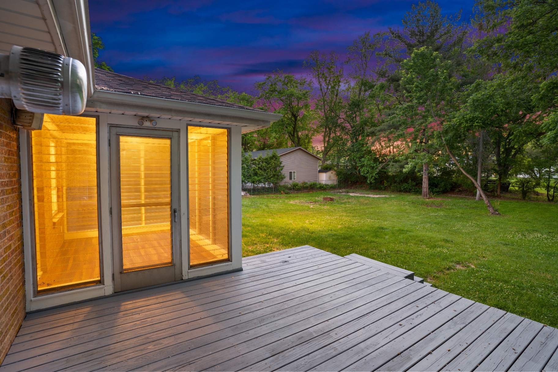 Exterior listing photography