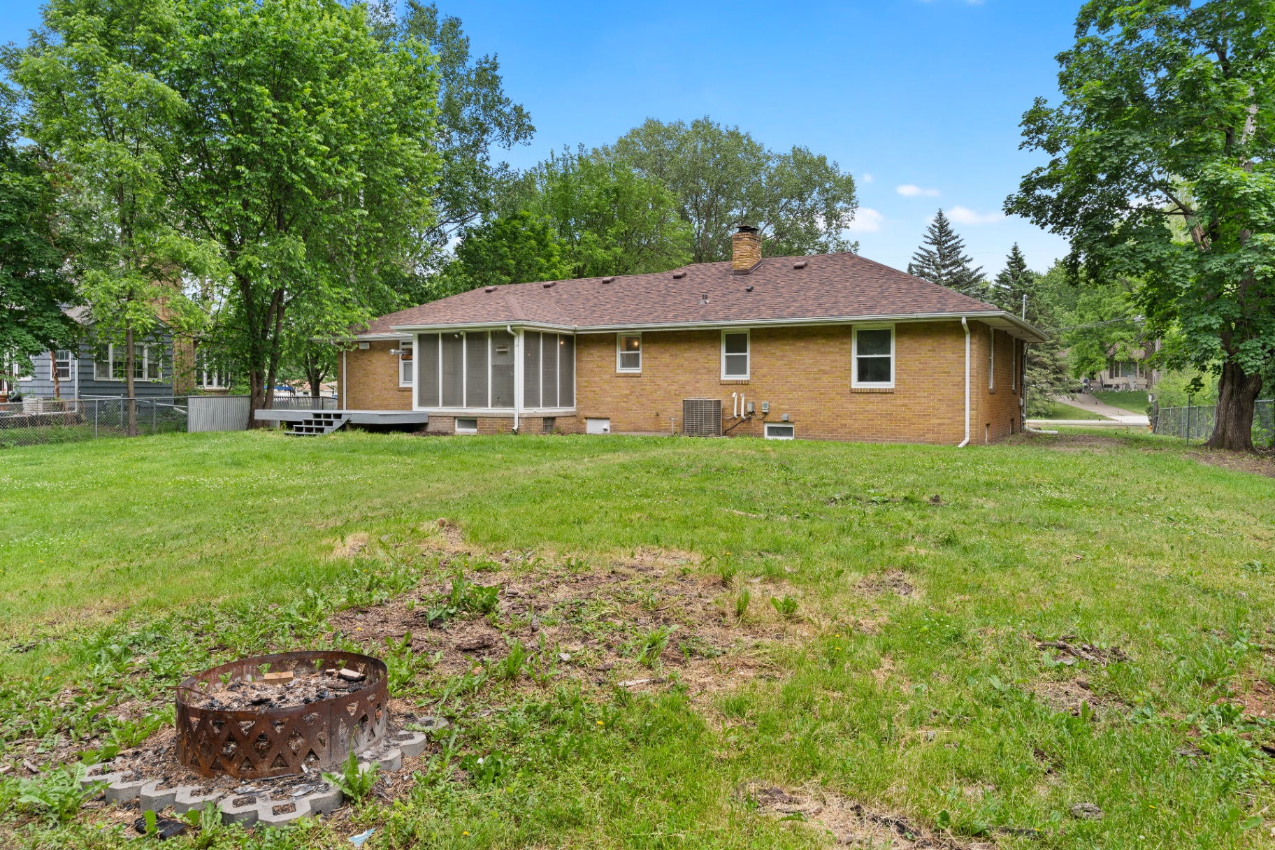 Exterior listing photography