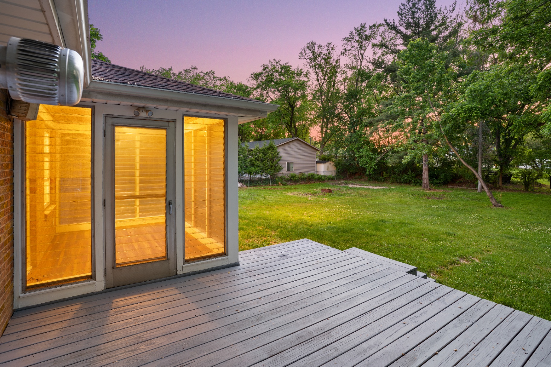 Exterior listing photography