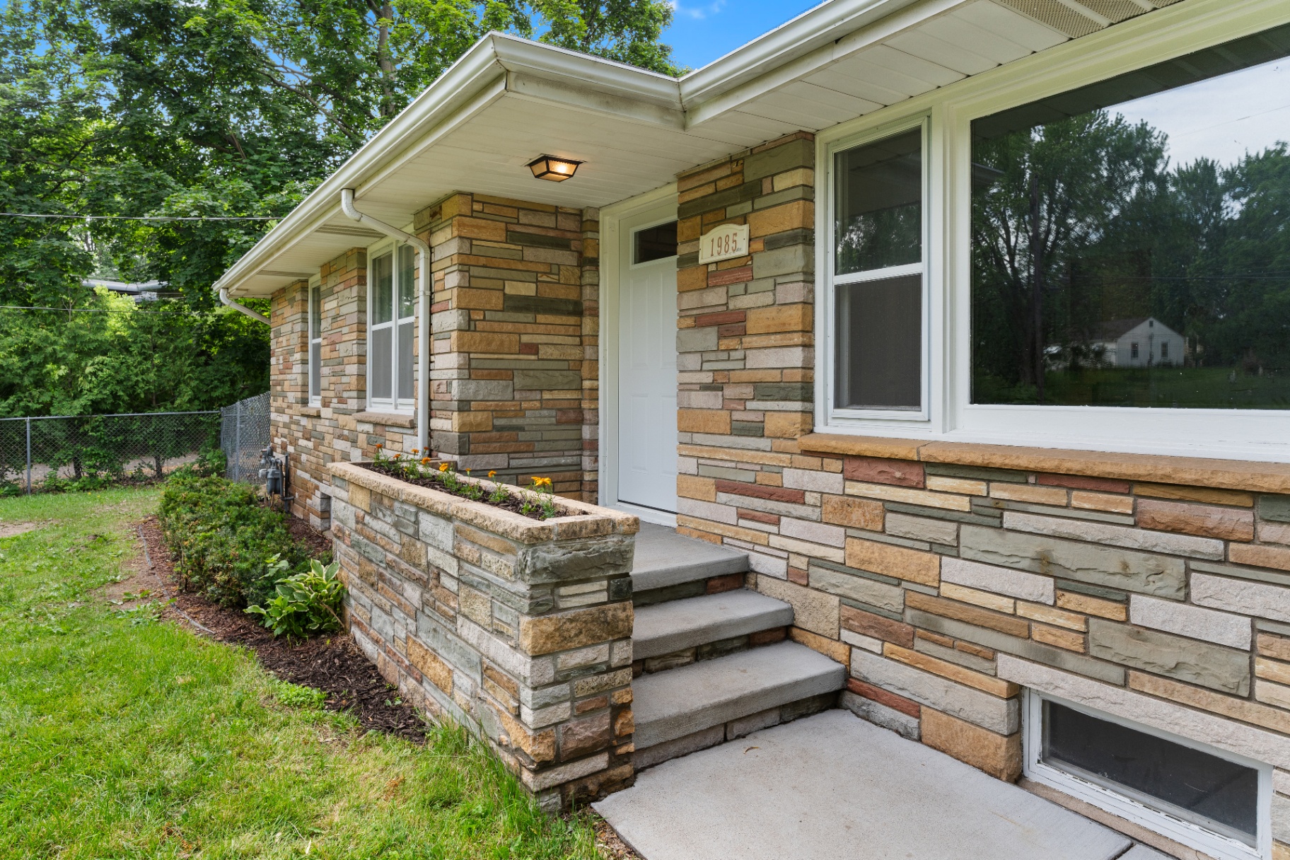 Exterior listing photography